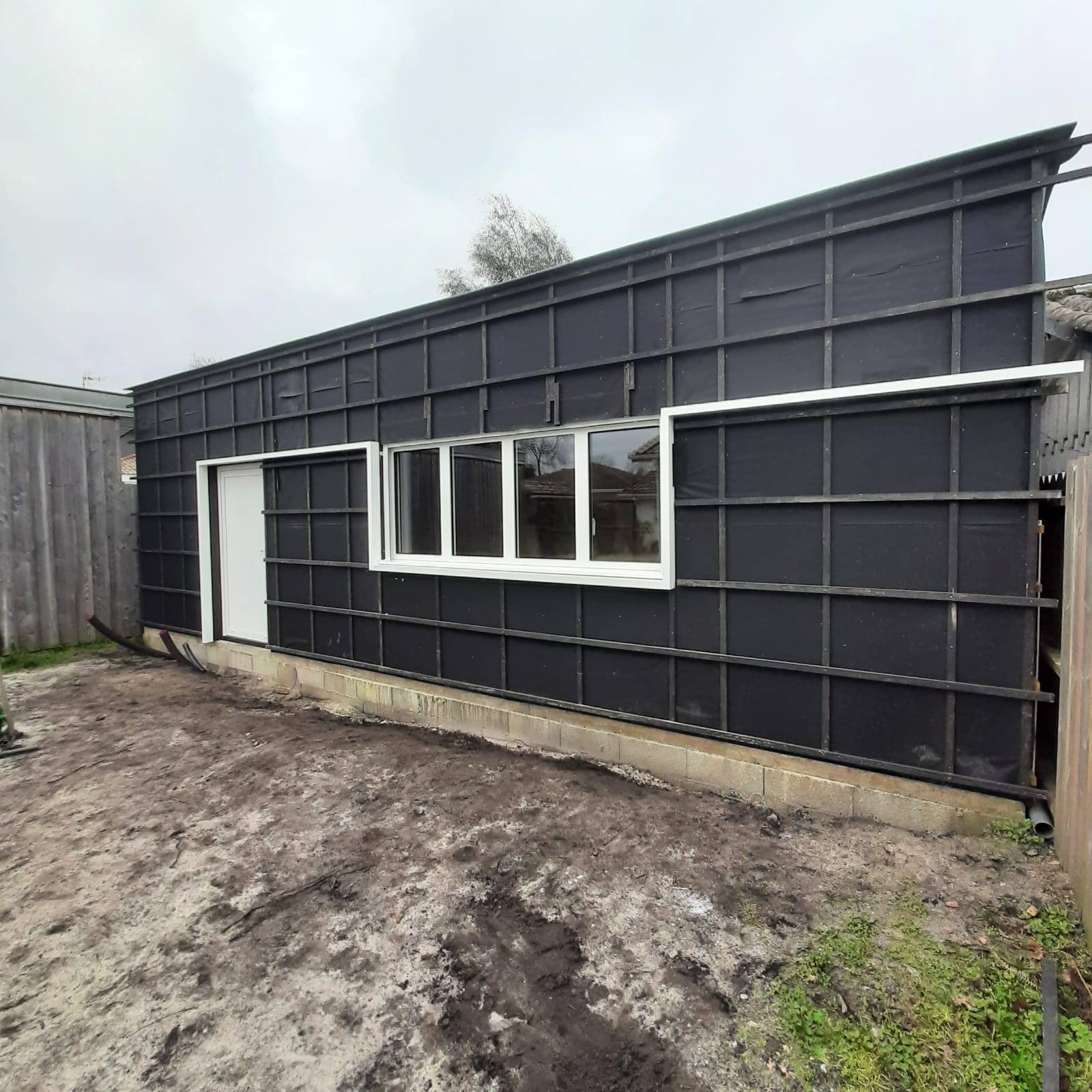 Pose de menuiserie à Andernos