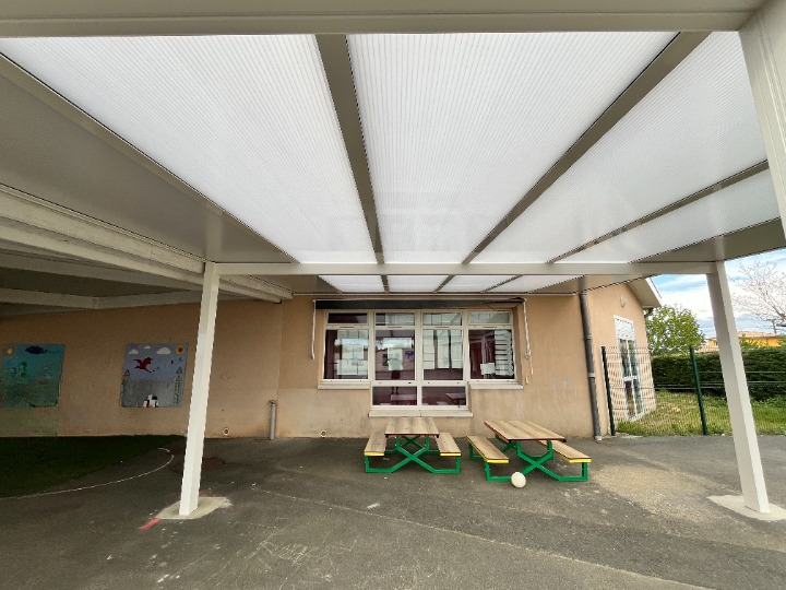 Création d’un carport sur-mesure pour une école à Le Pian sur Garonne