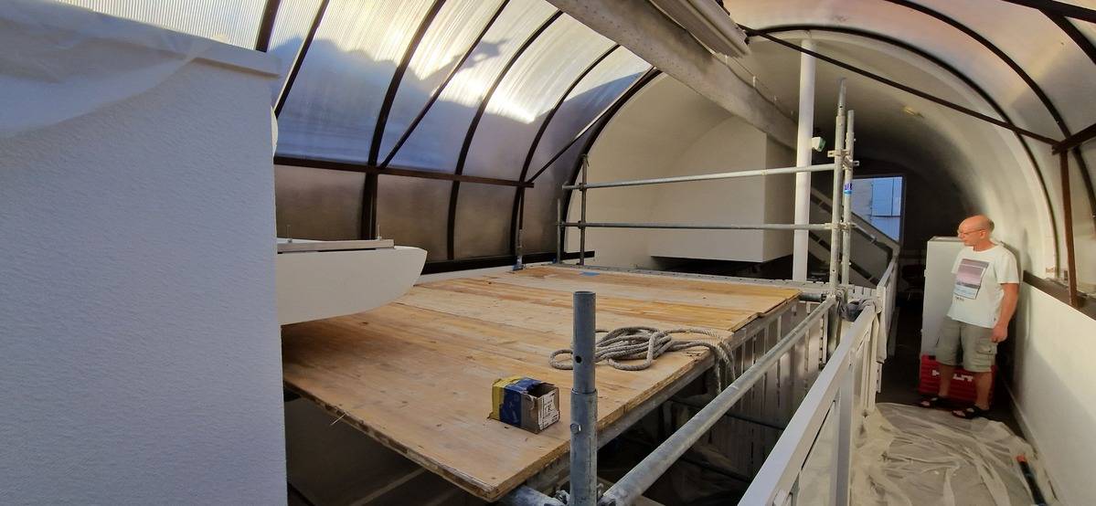 Rénovation verrière en dôme polycarbonate dans un salon de coiffure situé à Bazas