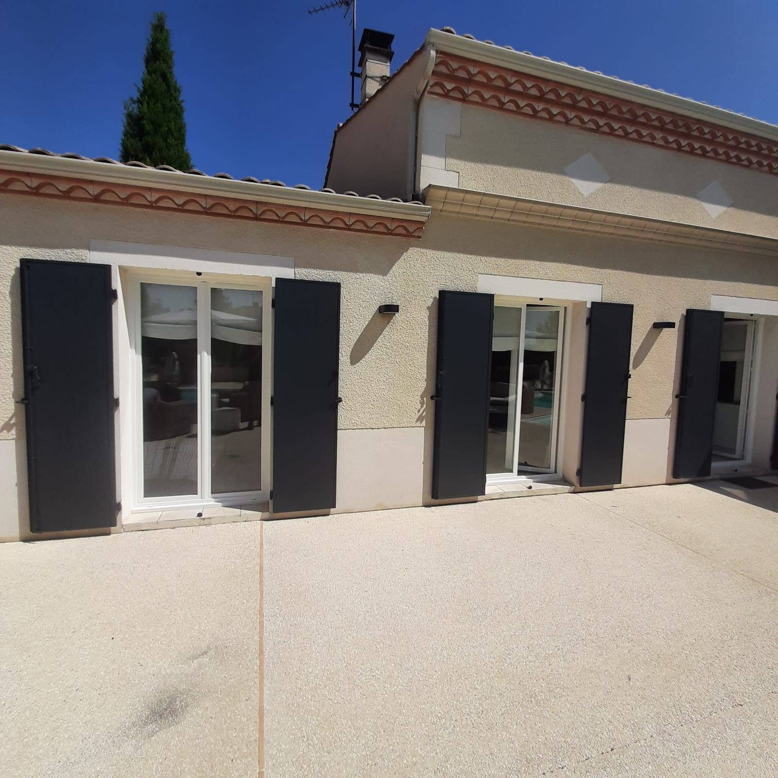 changement de volets à Saint Martin de Sescas