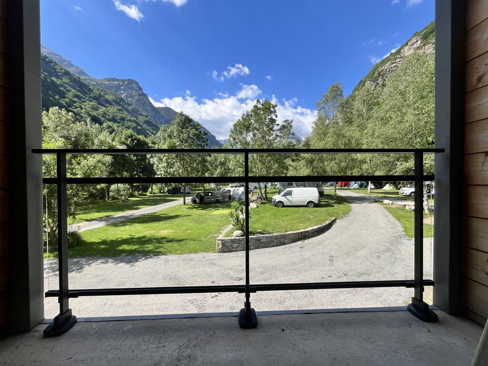 Réalisation d'un garde-corps vitré à Gavarnie