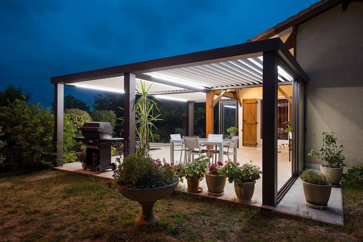 Fabrication et pose d'une pergola 3 modules en L avec fermetures latérales