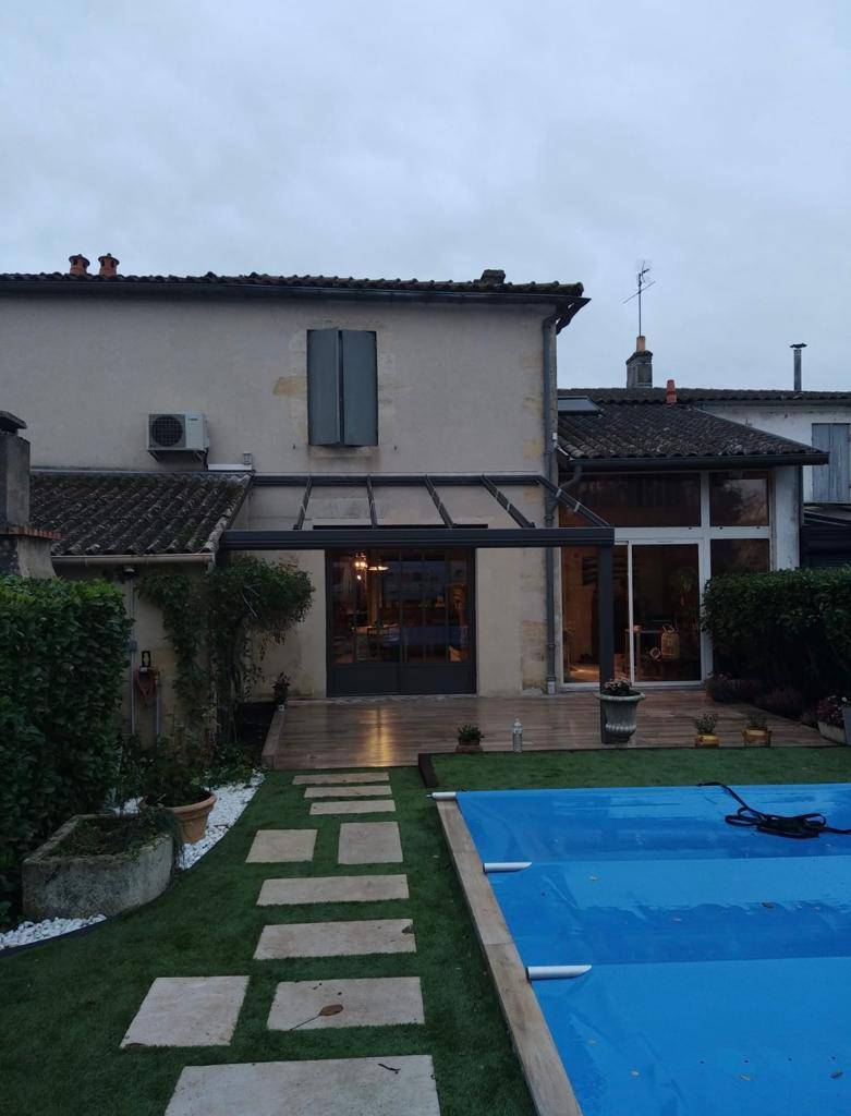 Toiture sur-mesure vitrée autonettoyant pour une maison à Cérons en Gironde