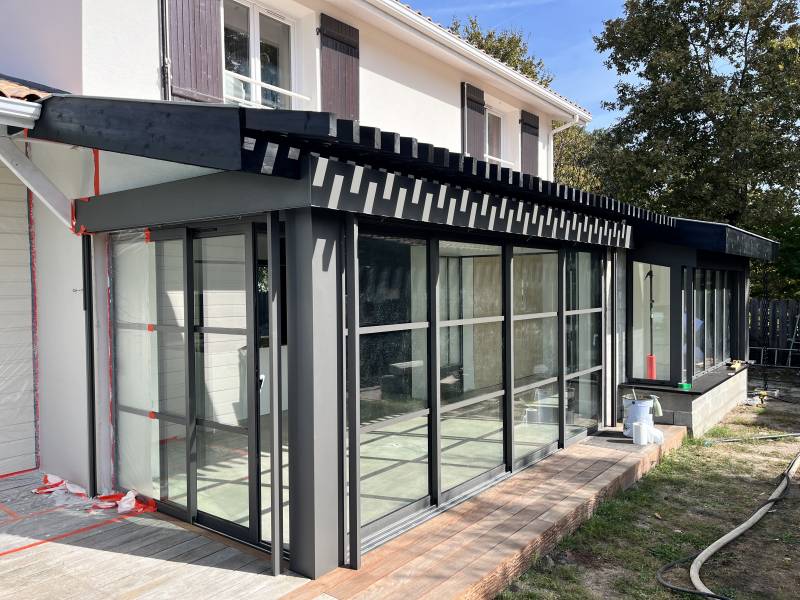 Extension de Maison au Taillan Médoc avec une véranda en aluminium
