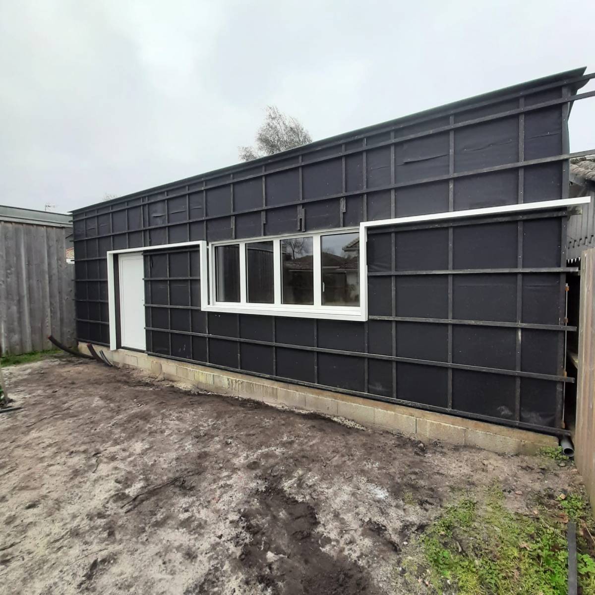 Pose de menuiserie à Andernos