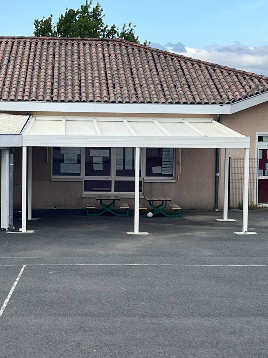 Création d’un carport sur-mesure pour une école à Le Pian sur Garonne