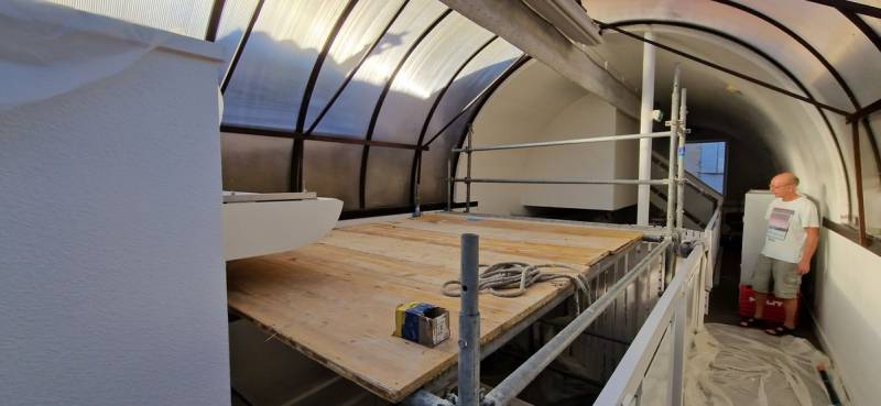 Rénovation verrière en dôme polycarbonate dans un salon de coiffure situé à Bazas