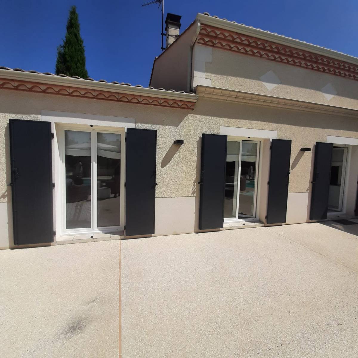 changement de volets à Saint Martin de Sescas