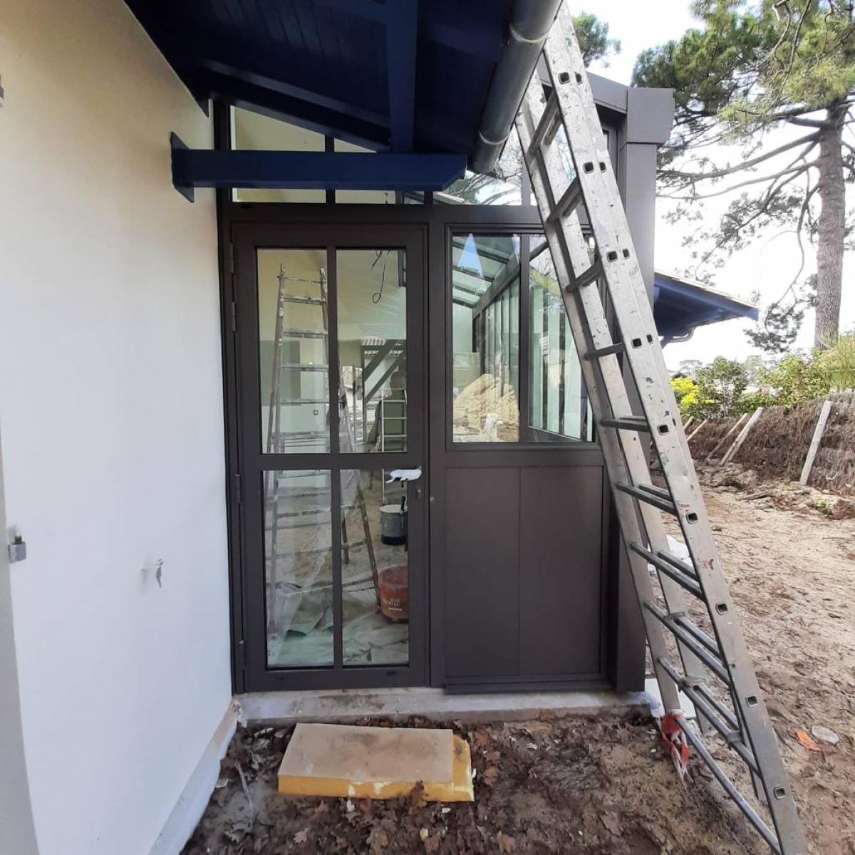 Verrière en aluminium thermolaqué pour une maison Arcchonnaise