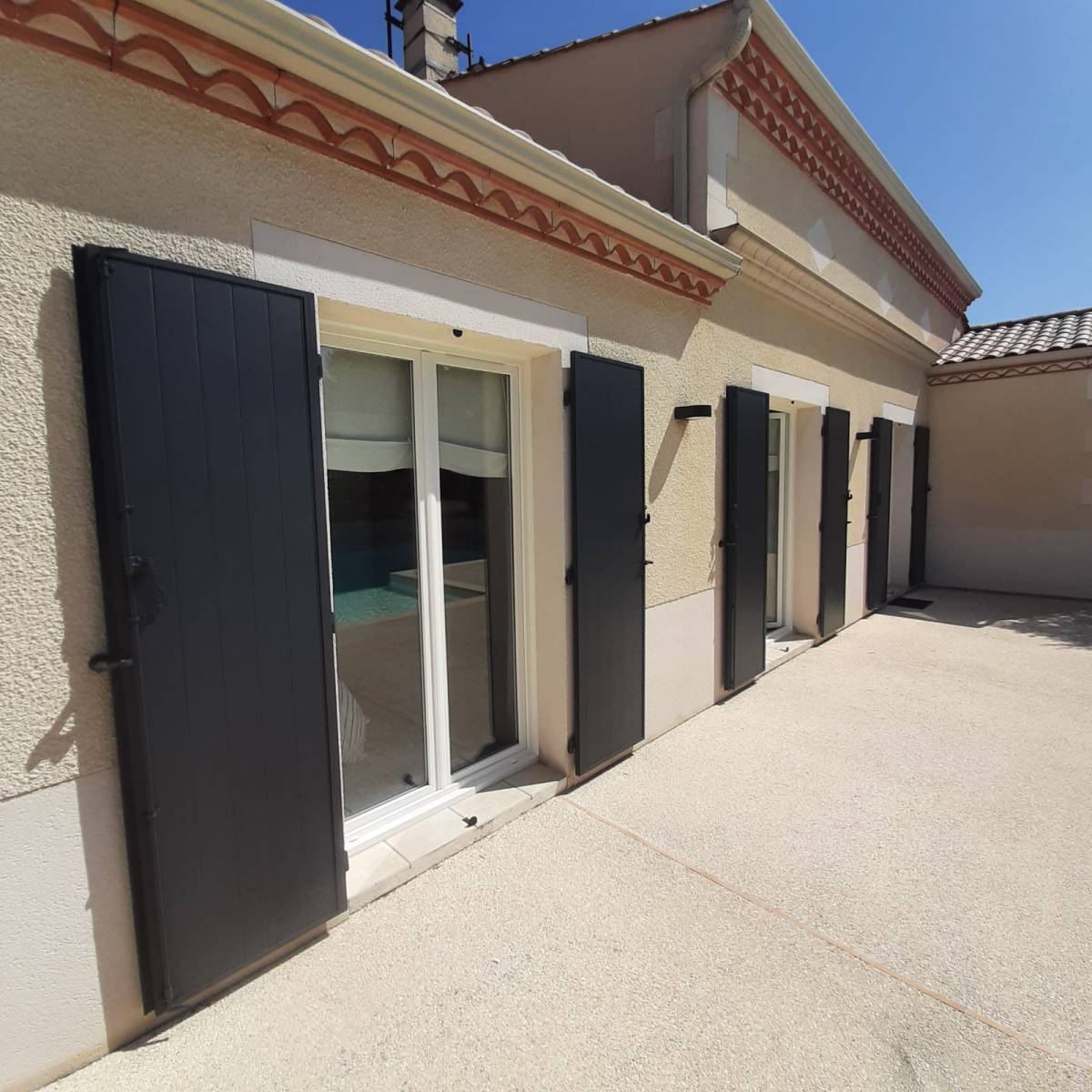 Changement de volets bois en aluminium pour faciliter l'entretien