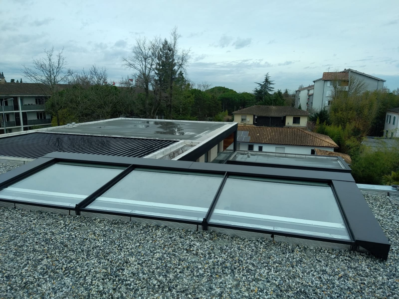 Verrière avec des vitrage isolants sur un bâtiment neuf à Bordeaux