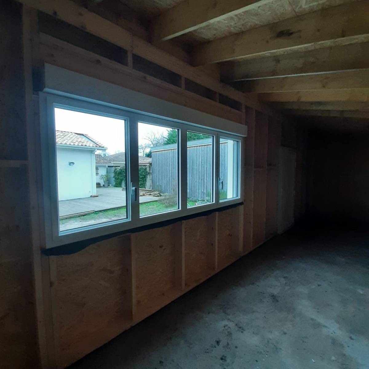 Pose de menuiserie en aluminium à Andernos