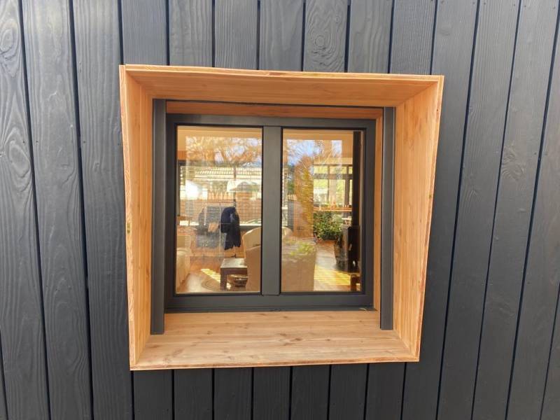 Meneuiserie sur mesure en aluminium pour une maison à Andernos