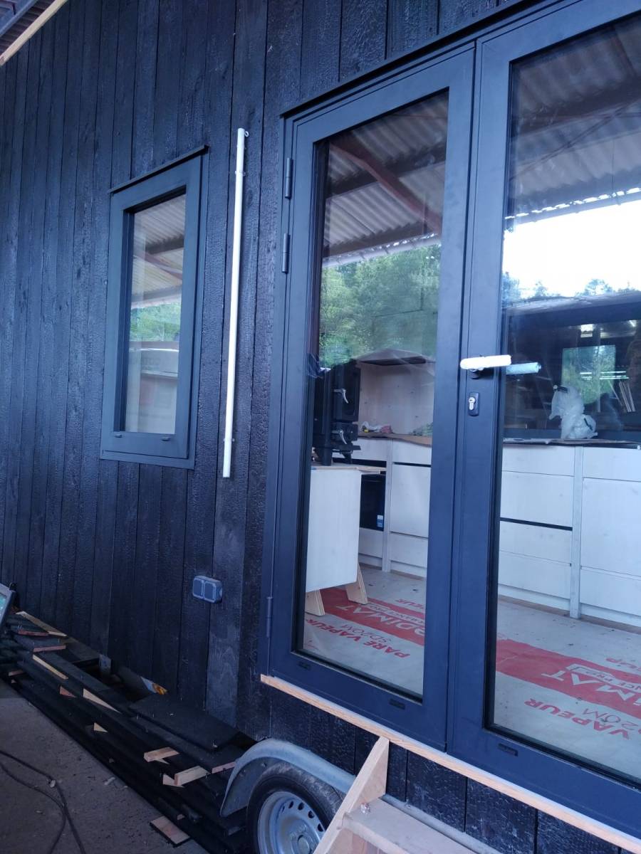 Menuiserie en aluminium sur mesure pour tiny house