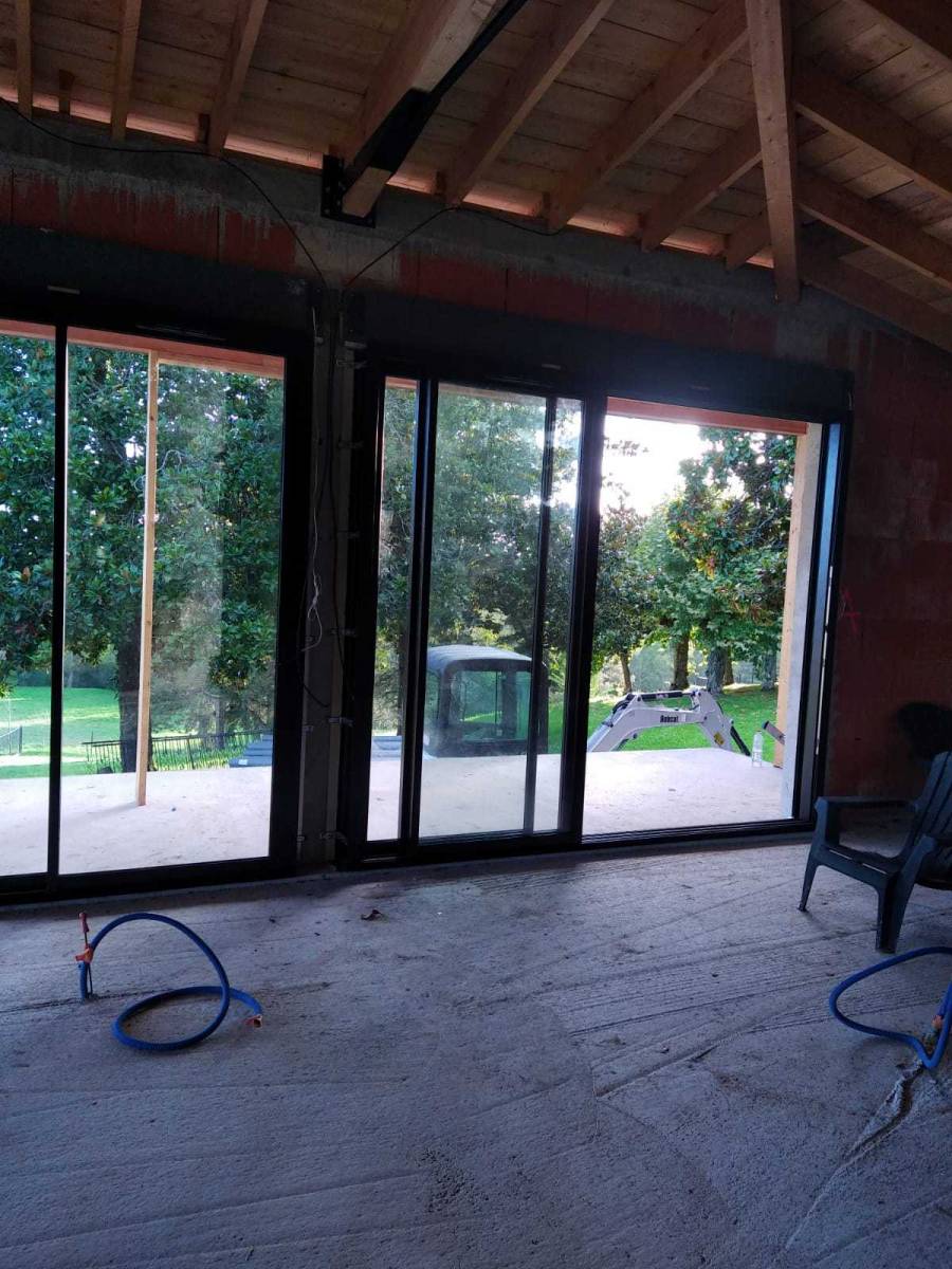 Chantier à Capian : Une extension de maison avec des menuiseries sur mesure