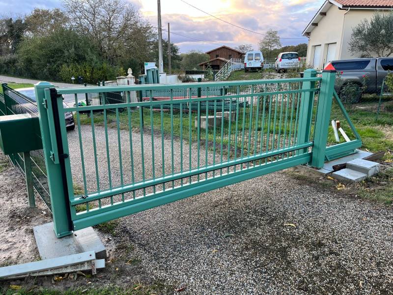 Réalisation d'un portail autoportant à Pondaurant en Sud Gironde